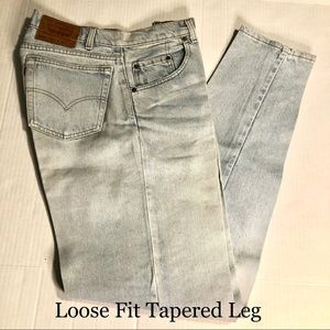 Vintage 560’s Levi’s Loose Fit Tapered Jeans